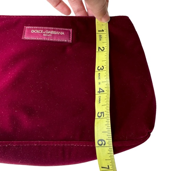 Dolce & Gabbana Beauty NWOT Red Velour Maroon Gold Zipper Promotional Pouch - Picture 3 of 7